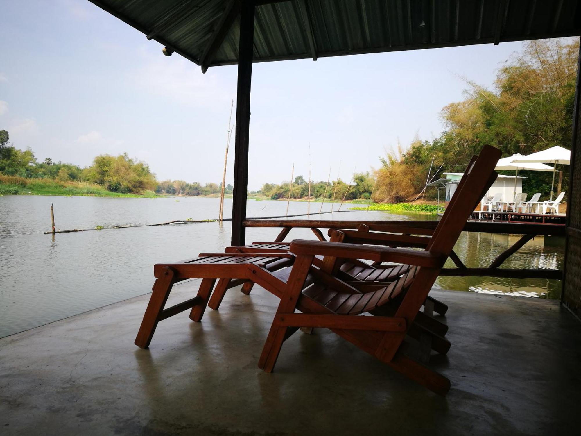 River Marina Resort Uthai Thani Zimmer foto